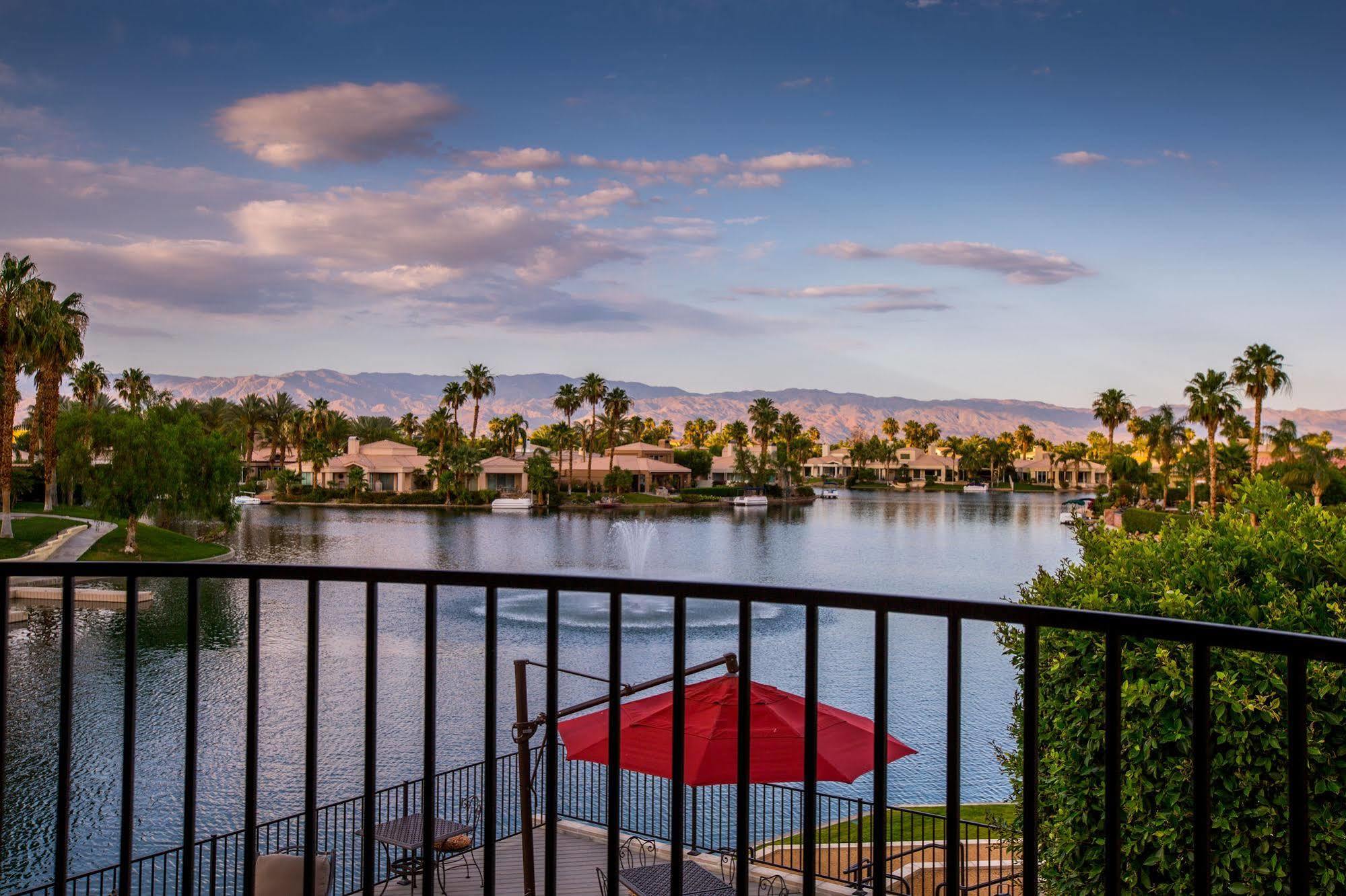 The Chateau At Lake La Quinta Exteriör bild